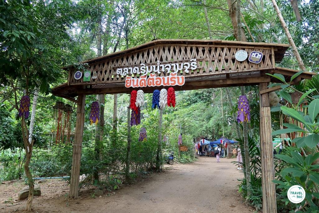 สัมผัสเสน่ห์วิถีถิ่นริมแม่น้ำเพชรบุรี ณ ชุมชนบ้านถ้ำเสือและตลาดริมน้ำจามจุรี