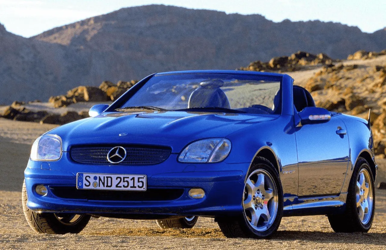เปิดประวัติรถยนต์พระที่นั่ง Mercedes-Benz SLK R170 ยนตรกรรมระดับตำนาน