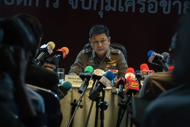 เปิดความสัมพันธ์ 'พลอย ศิริอุดมเศรษฐ' นักแสดงดาวรุ่งจาก 'ทนายปีศาจ' กับ 'กบ ทรงสิทธิ์'