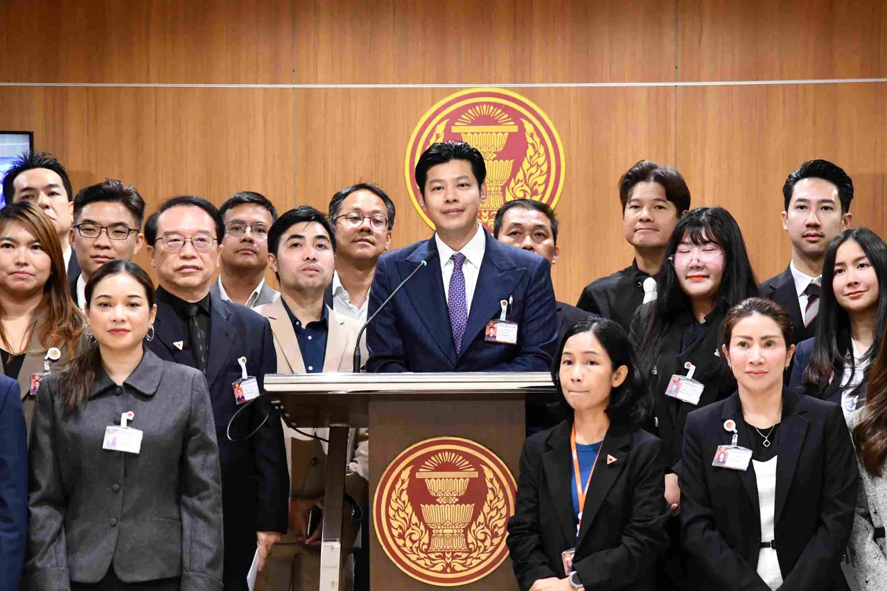 พรรคประชาชนขอบคุณทุกคะแนนเสียง พร้อมแสดงความยินดี 'ชัชชาติ' ครองเก้าอี้ผู้ว่าฯ กทม. สมัยใหม่