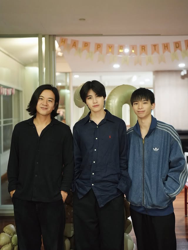 โทนี่ รากแก่น อวดภาพคู่หลานชาย เอเอ แฟนคลับทึ่งความสูงแซงหน้าคุณน้าไปแล้ว