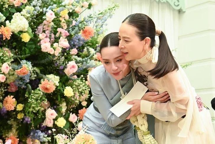 ชื่นมื่น! 'หยดน้ำ นิวาตวงศ์' ลูกสาว 'ปู-ขวัญฤดี' เข้าพิธีฉลองมงคลสมรสสุดอบอุ่น
