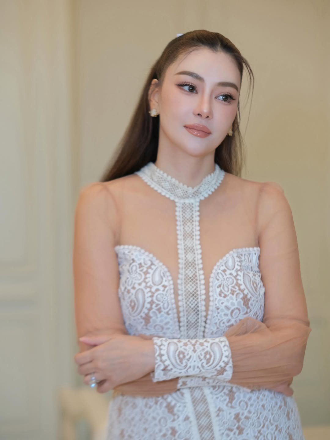 ส่องลุคว่าที่เจ้าสาว 'โอ๋ ภัคจีรา' สวยออร่าจับ เตรียมลั่นระฆังวิวาห์ปลายปีนี้