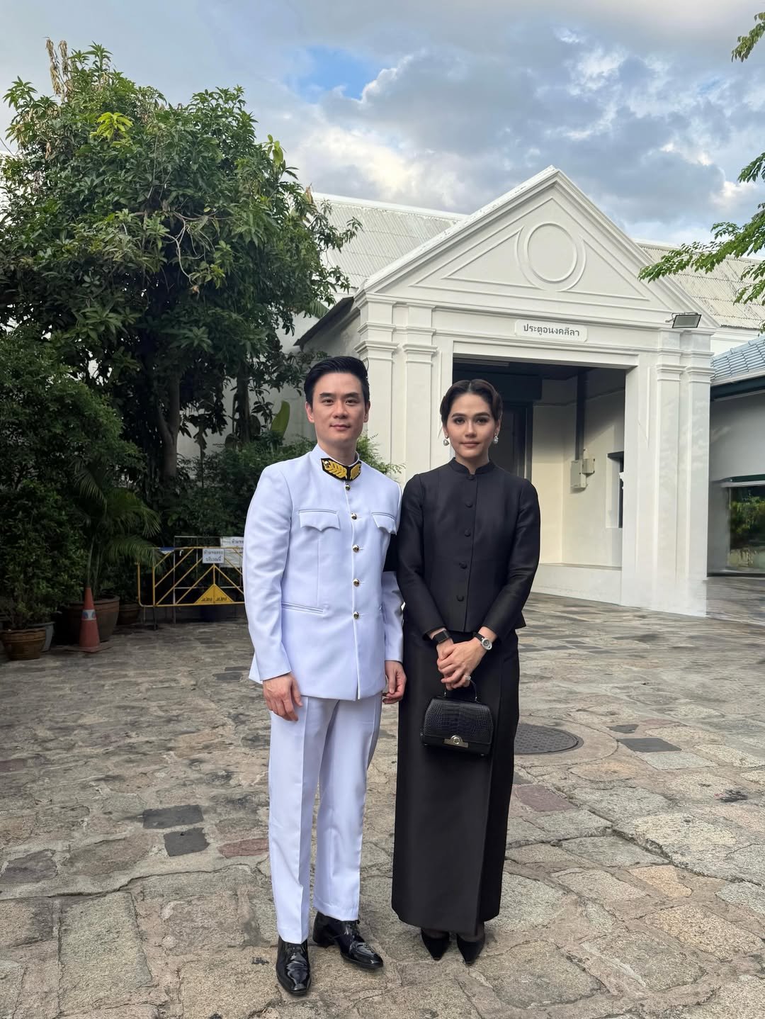 ชมพู่ อารยา และ น็อต วิศรุต ร่วมพระพิธีสวดพระอภิธรรมพระศพ เจ้าฟ้าพัชรกิติยาภาฯ