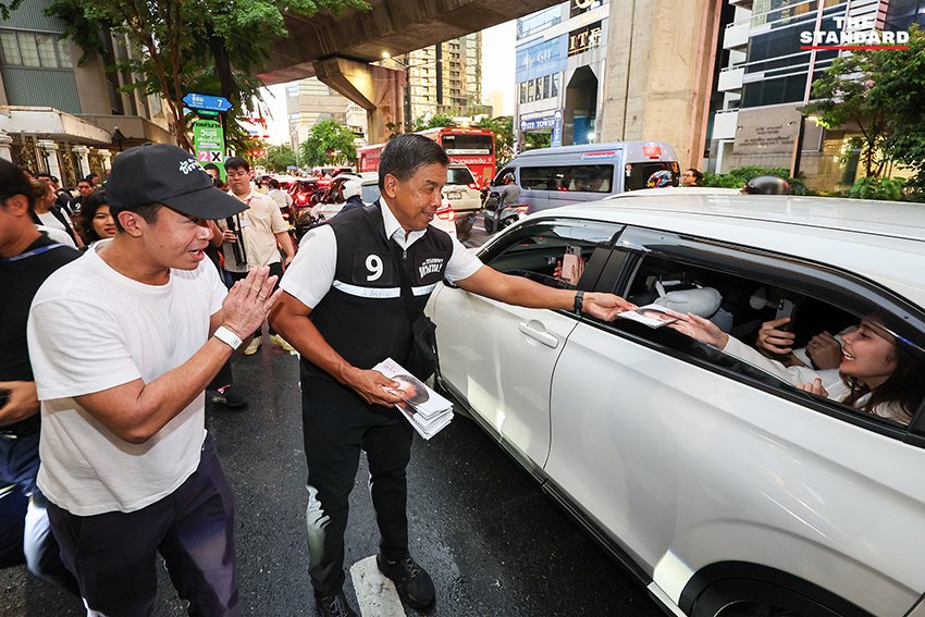 ชัชชาติลุยแคมเปญ 'ทริปทัวร์ทั่วกรุง' ปูพรม 50 เขต 24 ชั่วโมงก่อนเลือกตั้ง