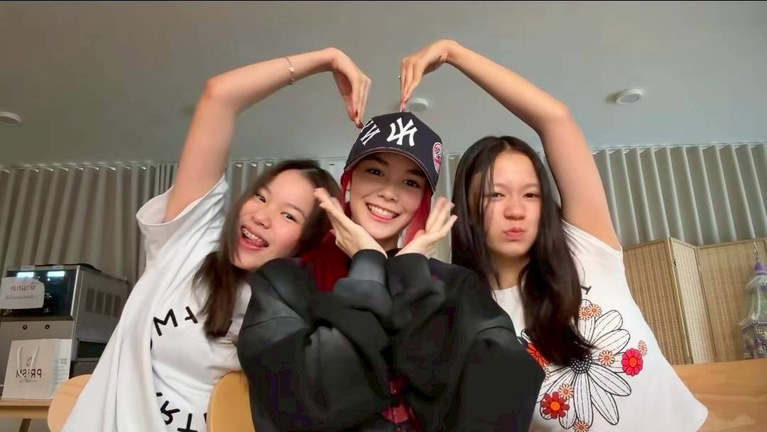 ส่องความปัง 3 ทายาทซุปตาร์ ณิริน-ลียา-แสนดี ร่วมเฟรมฉายแววสวยถอดแบบคุณแม่
