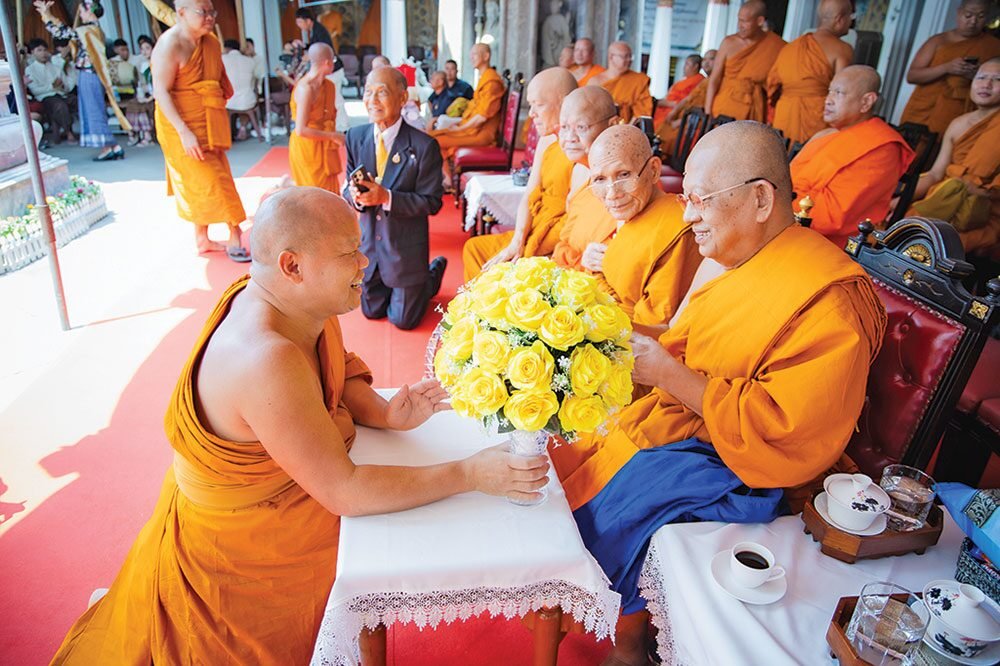 พิธีเชิญสัญญาบัตร พัดยศ และผ้าไตร ถวายแด่ 'พระราชวชิรรัตนาภรณ์' ณ วัดราชบพิธฯ