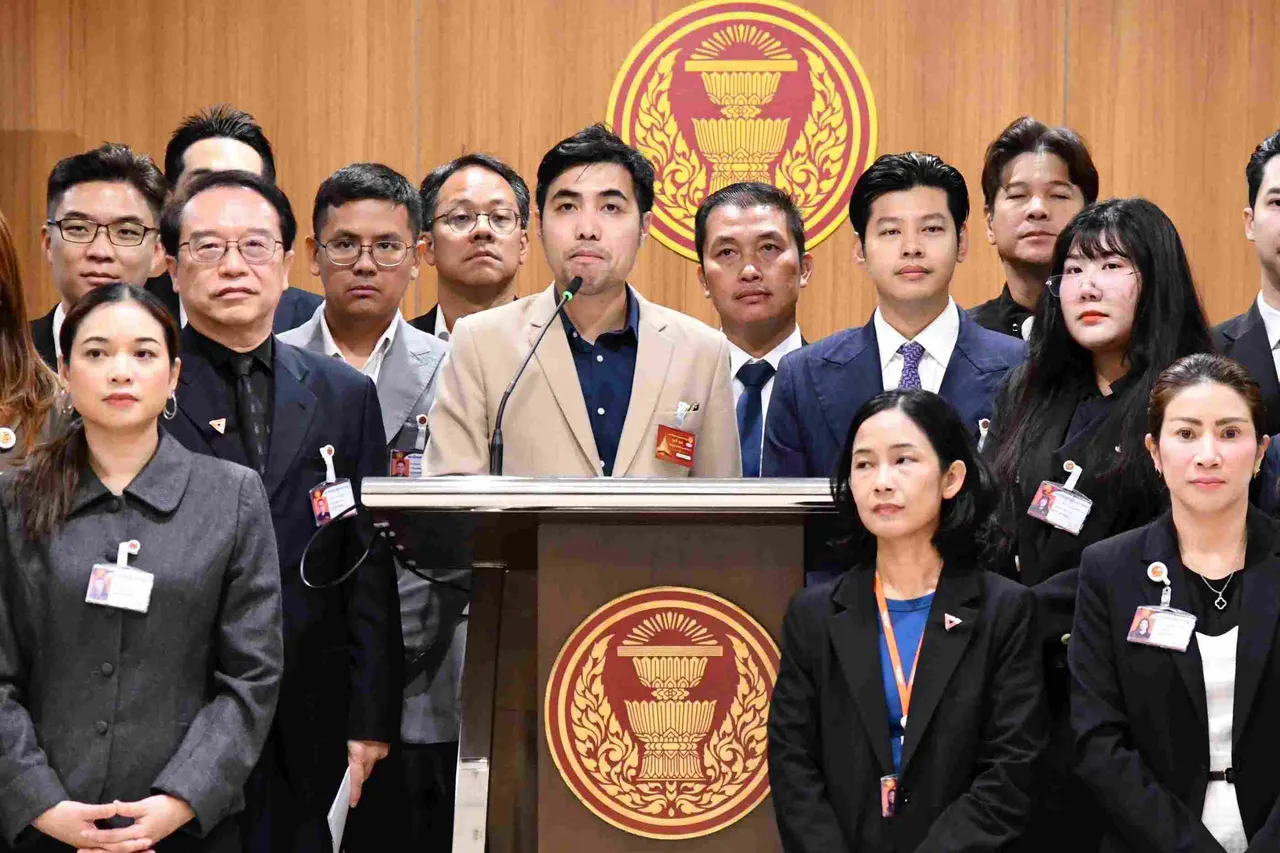 พรรคประชาชนขอบคุณทุกคะแนนเสียง พร้อมแสดงความยินดี 'ชัชชาติ' ครองเก้าอี้ผู้ว่าฯ กทม. สมัยใหม่