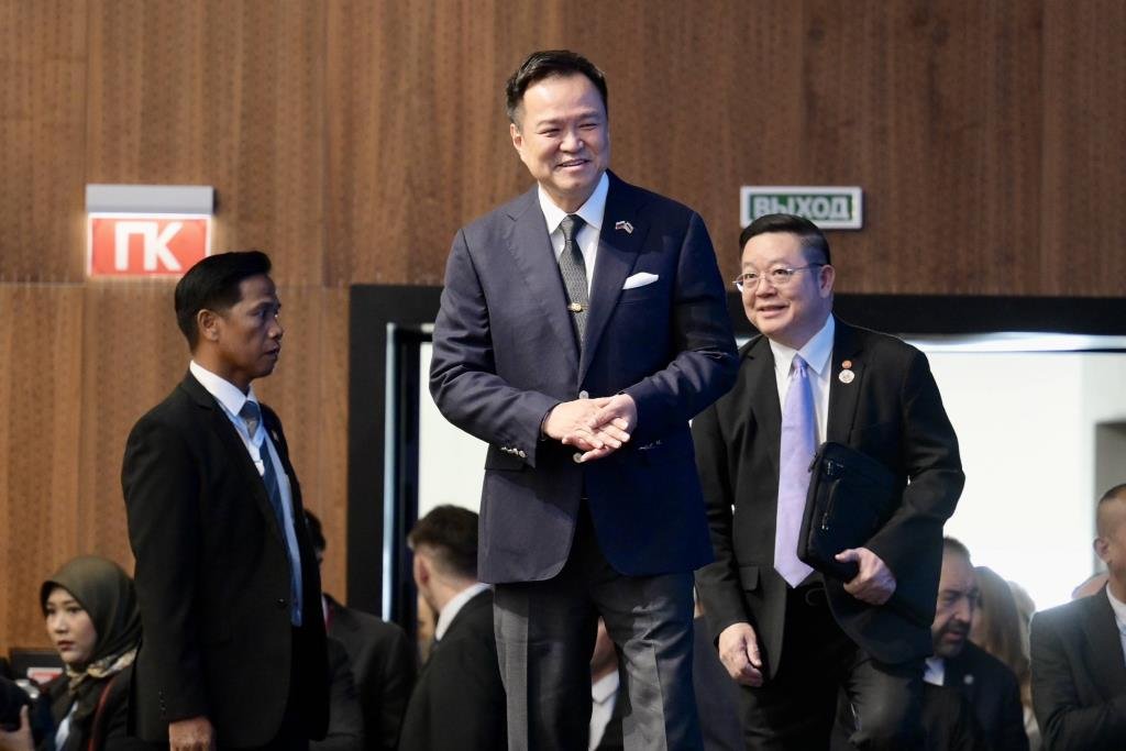 อนุทิน ขีดเส้นตาย 1 ปี รมต.ภูมิใจไทยเร่งปั๊มผลงาน ไม่เข้าเป้าพร้อมปรับออกทันที