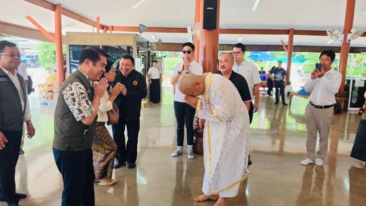 สุริยะ จึงรุ่งเรืองกิจ รมว.เกษตรฯ วูบหมดสติขณะลงพื้นที่อุดรธานี ล่าสุดอาการปลอดภัยกลับมาลุยงานต่อแล้ว