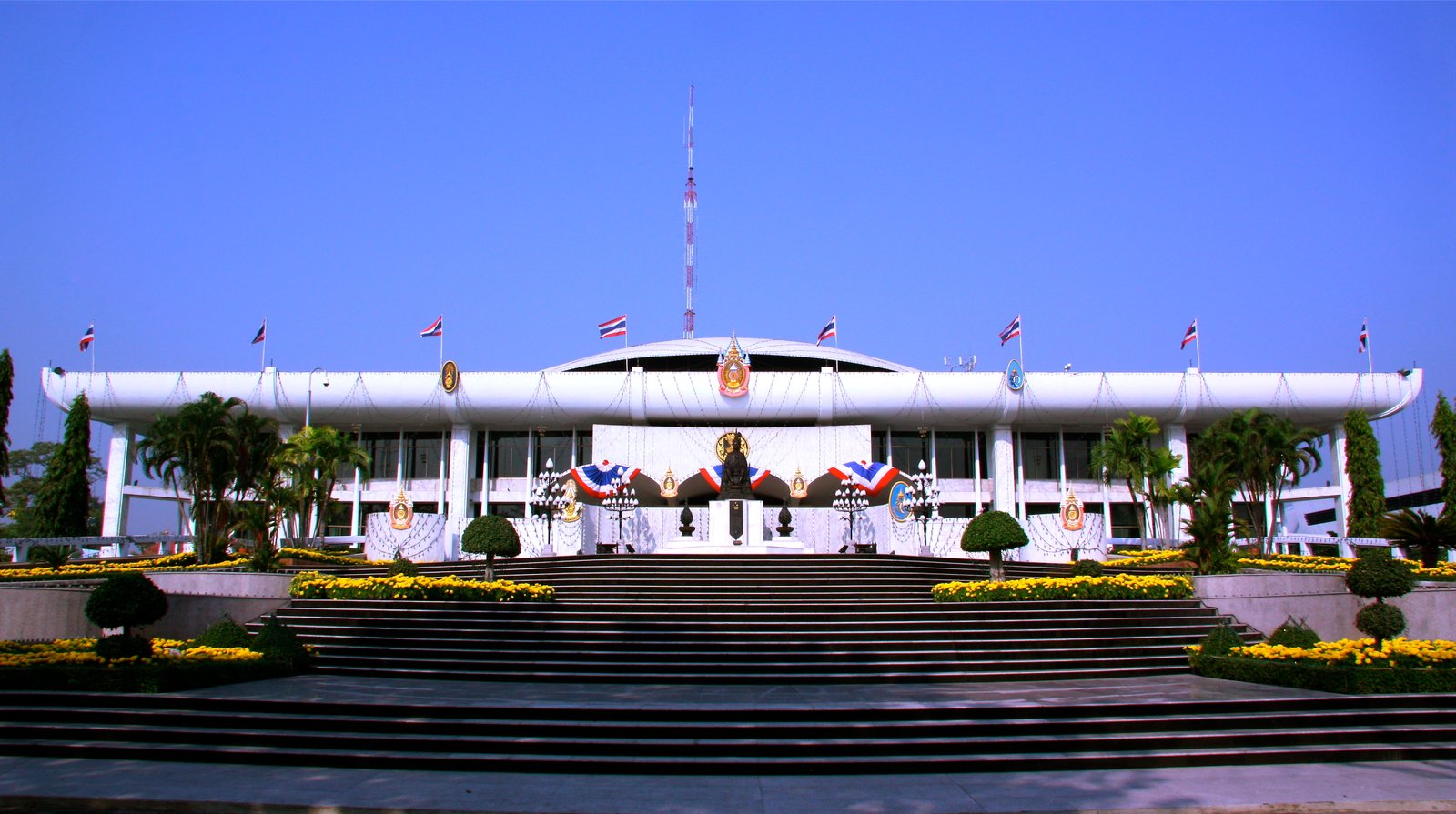 ฝ่ายค้านเปิดเกมรุก! จ่อชงแก้กฎหมายจริยธรรมนักการเมือง ปิดช่องโหว่ทุจริตโครงการรัฐ
