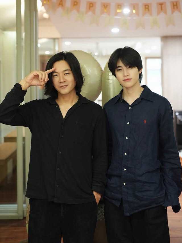 โทนี่ รากแก่น อวดภาพคู่หลานชาย เอเอ แฟนคลับทึ่งความสูงแซงหน้าคุณน้าไปแล้ว