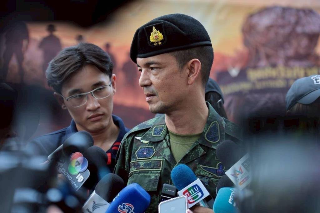 'บิ๊กโก๋' โต้กัมพูชาปมปักธง ยันทำในพื้นที่ไทย พร้อมปัดข่าวเผาคลังสินค้าโอร์เสม็ด