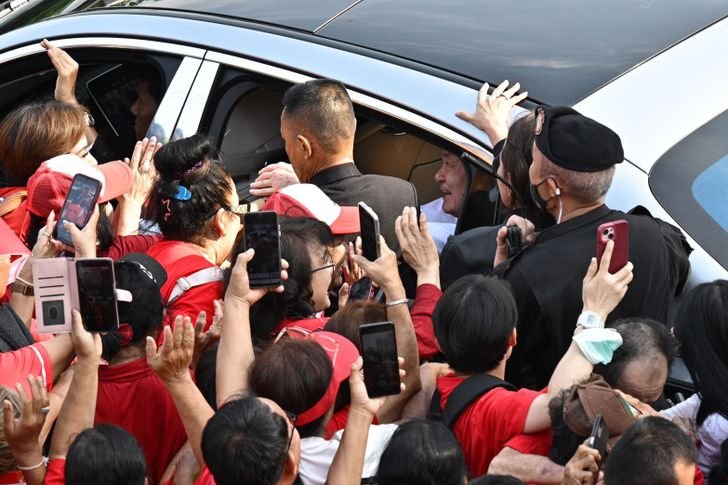 ทักษิณ ชินวัตร เข้าสู่กระบวนการพักโทษ ติดกำไล EM พร้อมกลับบ้านจันทร์ส่องหล้า