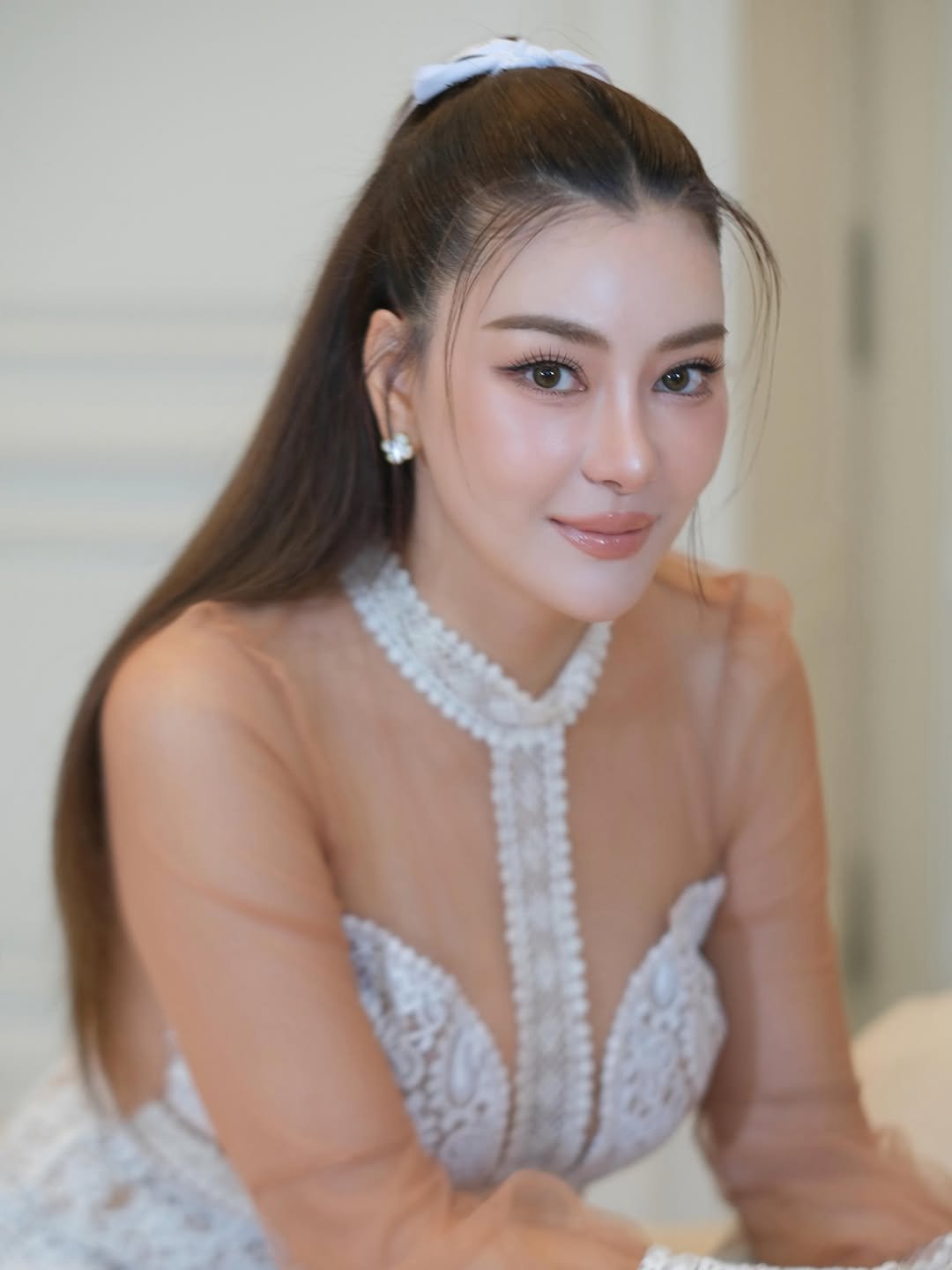 ส่องลุคว่าที่เจ้าสาว 'โอ๋ ภัคจีรา' สวยออร่าจับ เตรียมลั่นระฆังวิวาห์ปลายปีนี้