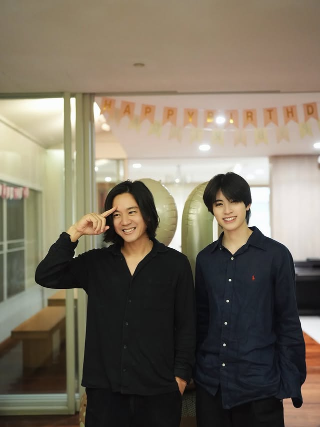 โทนี่ รากแก่น อวดภาพคู่หลานชาย เอเอ แฟนคลับทึ่งความสูงแซงหน้าคุณน้าไปแล้ว