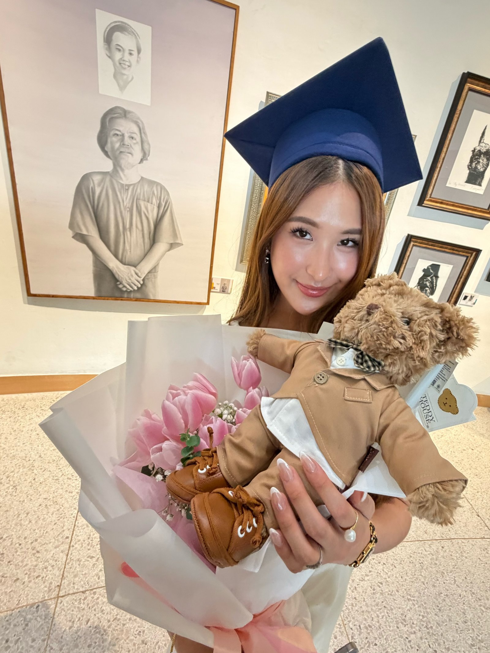 โรเตอร์ ทองเจือ เรียนจบไฮสคูลแล้ว! แตงโม ลูกสาวแจ๊ส ร่วมเฟรมแสดงความยินดีสุดหวาน