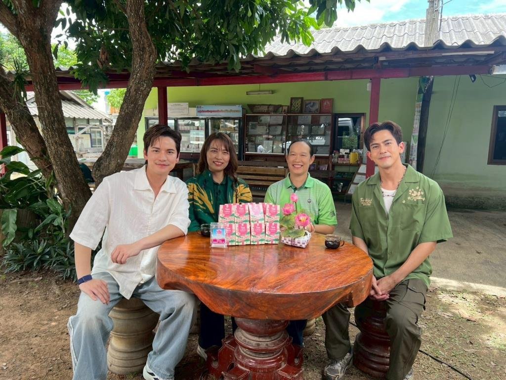 เต้ย พงศกร-เต๋า เศรษฐพงศ์ เยือนกว๊านพะเยา สัมผัสนวัตกรรมชาบัวพรีเมียมในรายการหอมแผ่นดินฯ