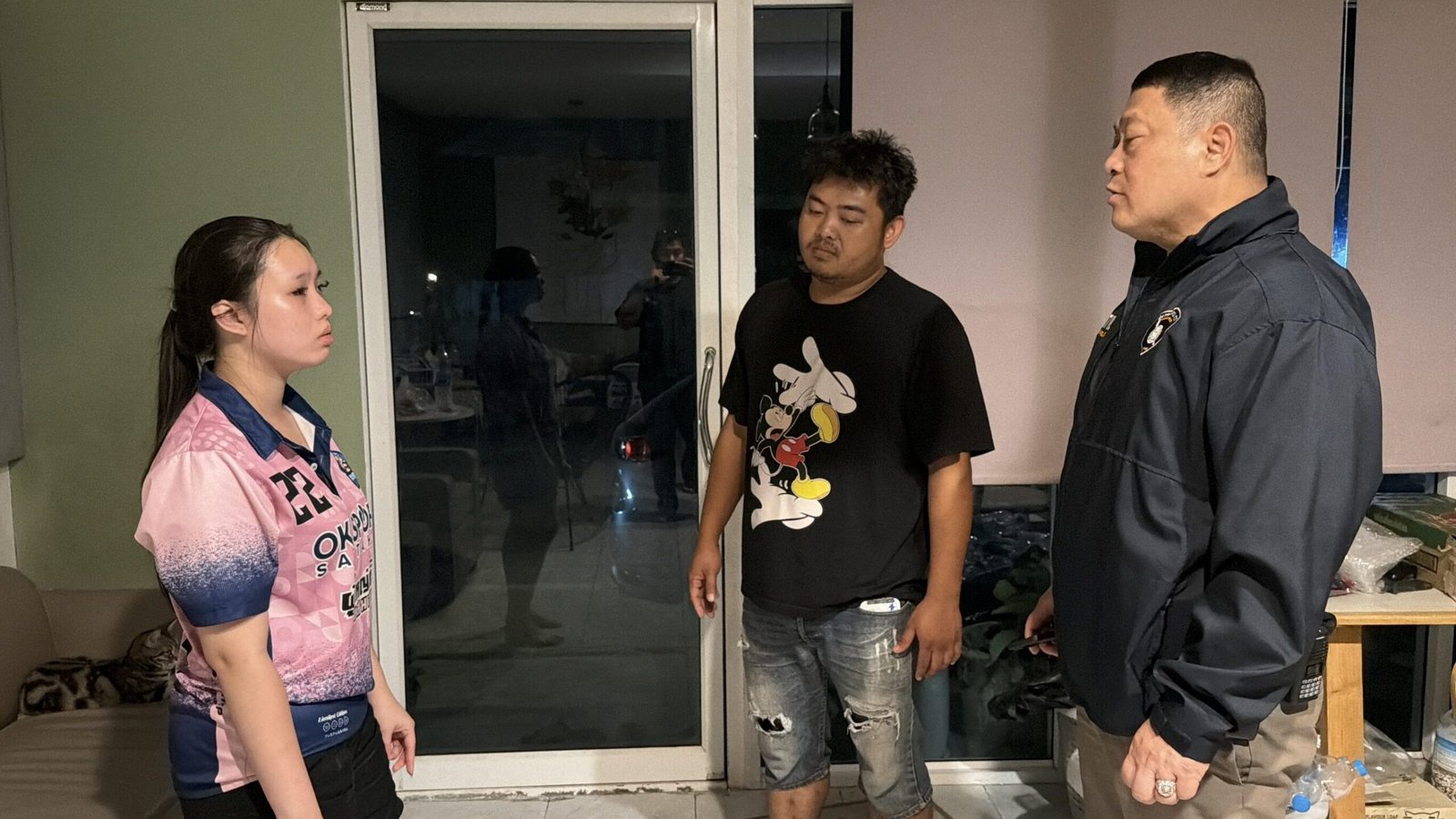 ระทึกกลางทะเลแสมสาร! คลื่นซัดเรือประมงล่ม 7 ชีวิตลอยคอ กองทัพเรือเร่งช่วยปลอดภัย
