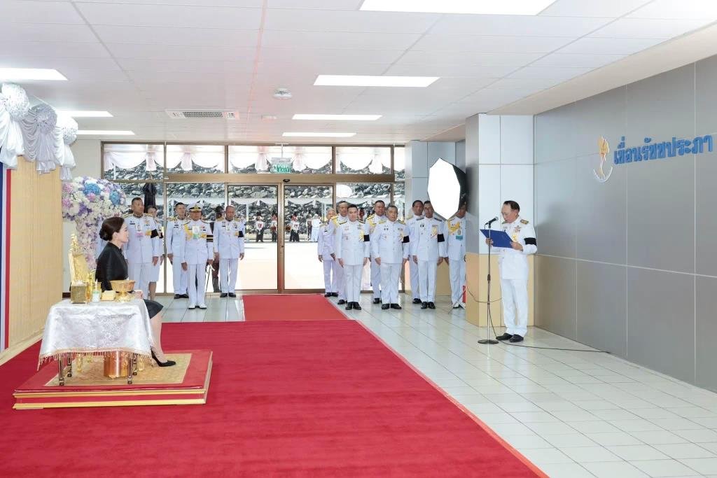 สมเด็จพระนางเจ้าฯ พระบรมราชินี เสด็จฯ ทอดพระเนตรการดำเนินงานโรงไฟฟ้าพลังน้ำเขื่อนรัชชประภา