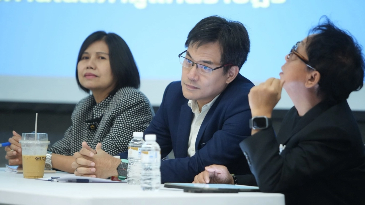 “ยิ่งชีพ iLaw” ยันพร้อมสู้คดีฟ้องกลับ จ่อชงแก้รัฐธรรมนูญยกเลิกระบบ สว. เดิม