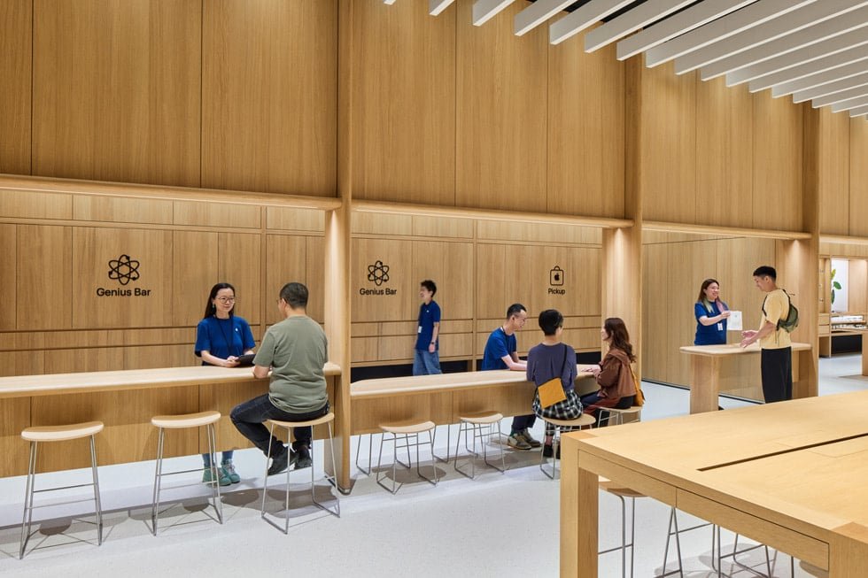Apple Store ทดสอบระบบ AI 'Live Notes' ช่วยสรุปการสนทนาที่ Genius Bar