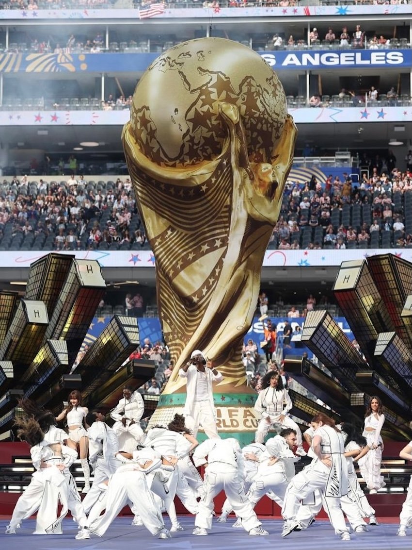 ดนตรีคือผู้เล่นคนที่ 12: เบื้องหลังเพลงฮิตกระหึ่มสนามฟุตบอลโลก 2026