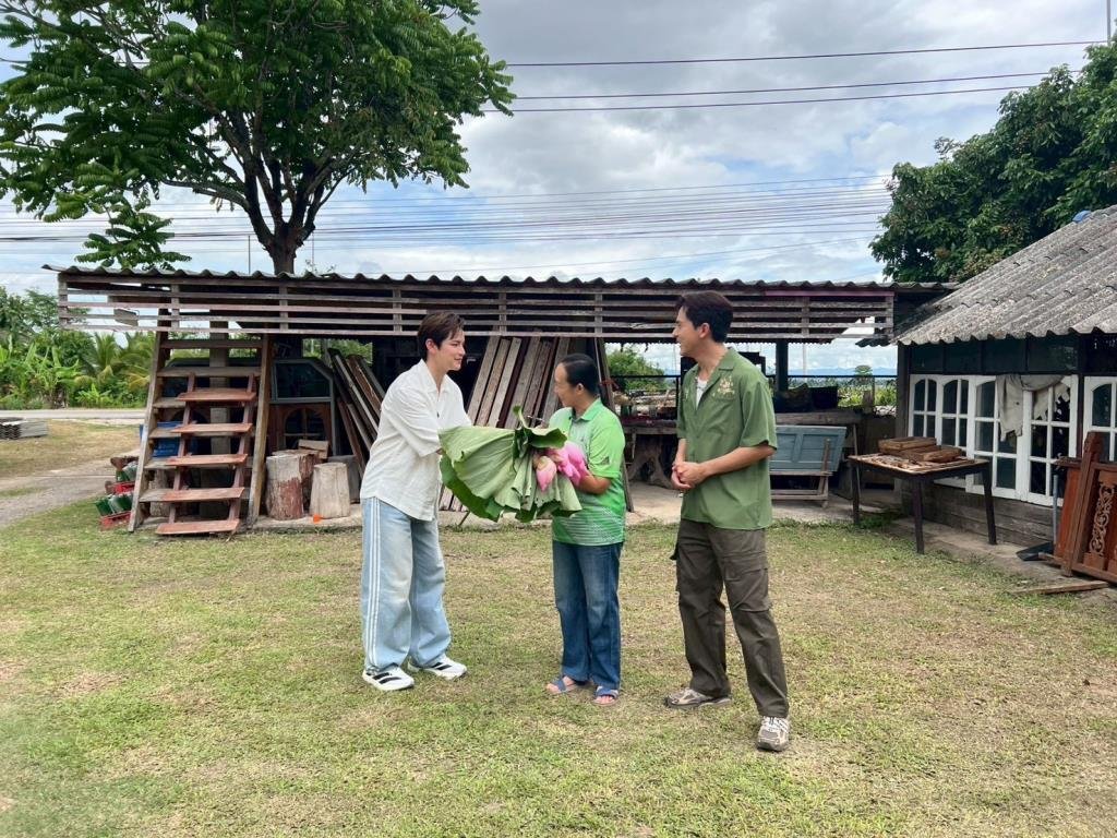 เต้ย พงศกร-เต๋า เศรษฐพงศ์ เยือนกว๊านพะเยา สัมผัสนวัตกรรมชาบัวพรีเมียมในรายการหอมแผ่นดินฯ