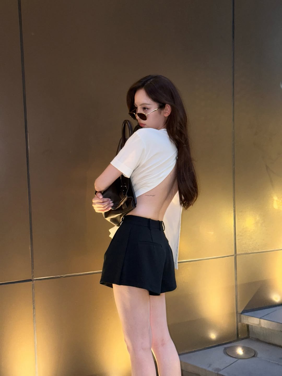 ณิชา ณัฏฐณิชา อวดลุคสบายๆ แต่แฝงความแซ่บ เผยรอยสักใหม่สุดเก๋ที่แผ่นหลัง
