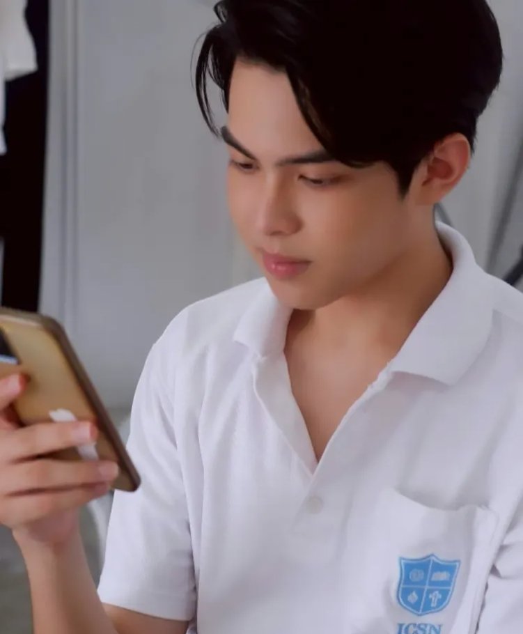 แอนนี่ บรู๊ค ปลื้ม น้องฑีฆายุ เผยทัศนคติสุดหล่อ หลังถูกเพื่อนทักทำไมใช้มือถือเก่า