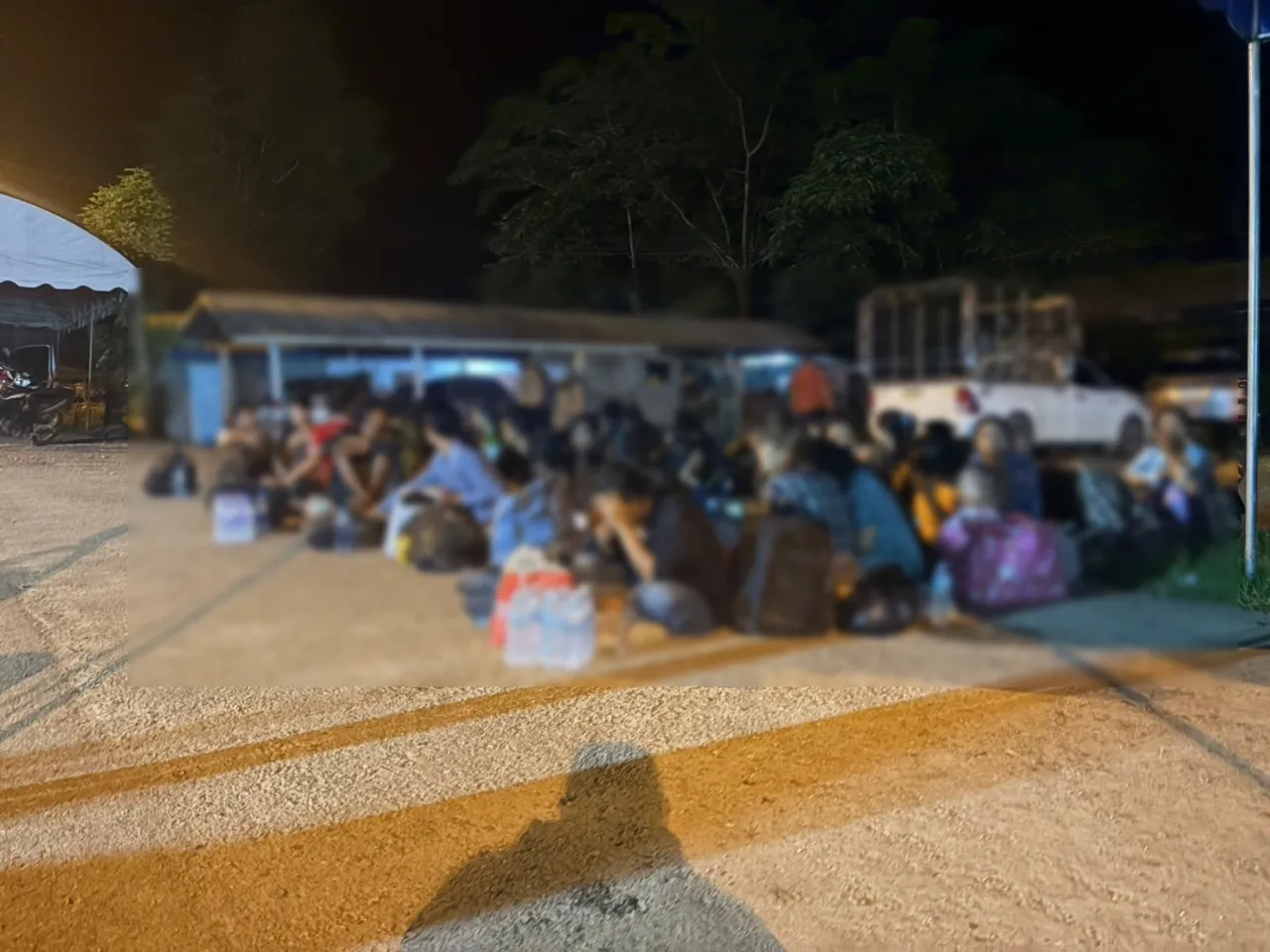 สังขละบุรีสกัดจับกระบะขนน้ำมันดีเซลเถื่อน 1,600 ลิตร เตรียมส่งข้ามแดนเมียนมา