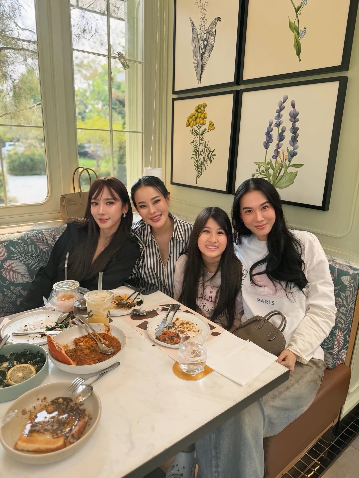 แฟนคลับฮือฮา! ภาพคู่ 'แม่เมย์-น้องมายู' เผยความเหมือนคุณพ่อ 'หนุ่ม กรรชัย' ชัดเจน