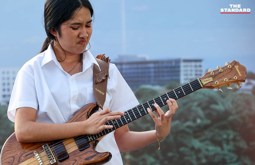 Nene Royal ผนึกกำลังวง OZONE โชว์สุดประทับใจในงาน ‘สายน้ำแห่งชีวิต’