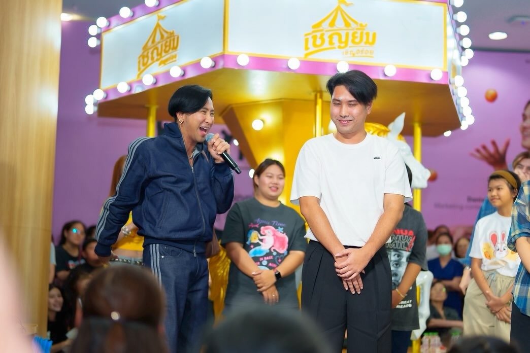 บอล เชิญยิ้ม อวดภาพครอบครัวสุดอบอุ่น แฟนคลับทึ่งความหน้าเด็กเหมือนพี่น้อง