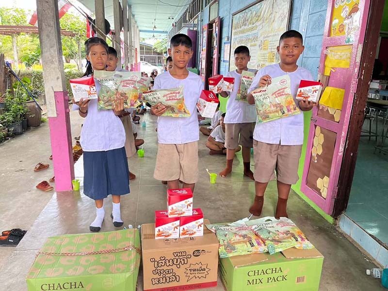 มูลนิธิหัวใจบริสุทธิ์ ส่งมอบขนมสร้างรอยยิ้มให้โรงเรียนบ้านซับสุราษฎร์ จ.อุทัยธานี