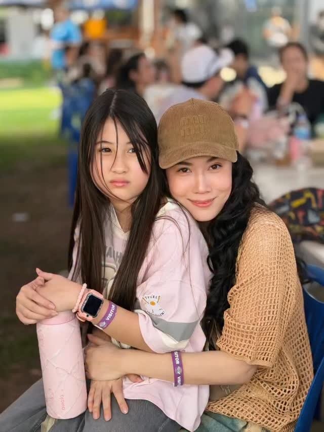 โมเมนต์อบอุ่นใจ อั้ม พัชราภา ร่วมเฟรม น้องมายู ฉายแววซุปตาร์ตามรอยผู้ใหญ่