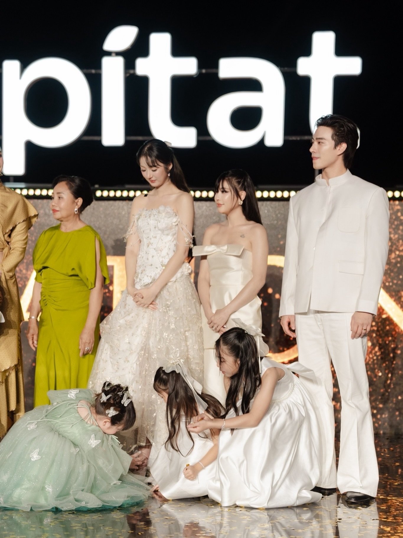 โมเมนต์สุดประทับใจ! เป่าเปา-เป่าเปย์ พบ น้องเกล ครั้งแรก พร้อมของขวัญจากเงินเก็บ