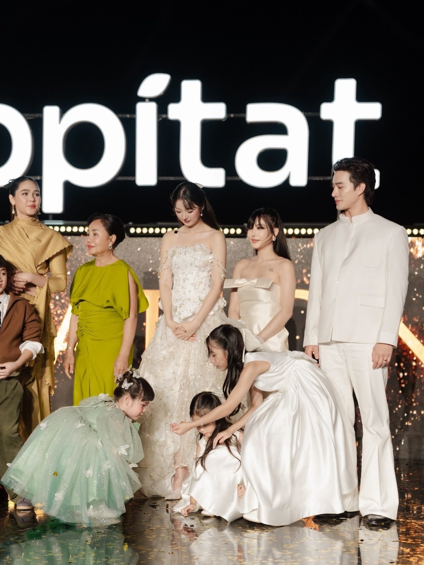โมเมนต์สุดประทับใจ! เป่าเปา-เป่าเปย์ พบ น้องเกล ครั้งแรก พร้อมของขวัญจากเงินเก็บ