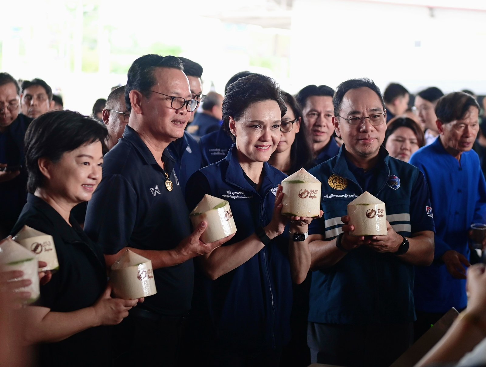 ศุภจี สุธรรมพันธุ์ ลงพื้นที่สมุทรสาคร ติดตามการดำเนินงานสหกรณ์การเกษตรบ้านแพ้ว
