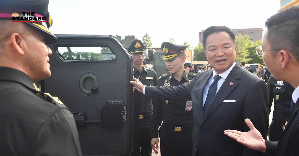 นายกฯ ลงพื้นที่กองบิน 1 โคราช ติดตามสถานการณ์ความมั่นคงชายแดนไทย-กัมพูชา