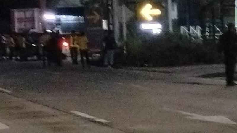 ระทึก! คนร้ายบุกห้างวัสดุก่อสร้างแยกบานา ปัตตานี ไล่คนออกก่อนวางระเบิด