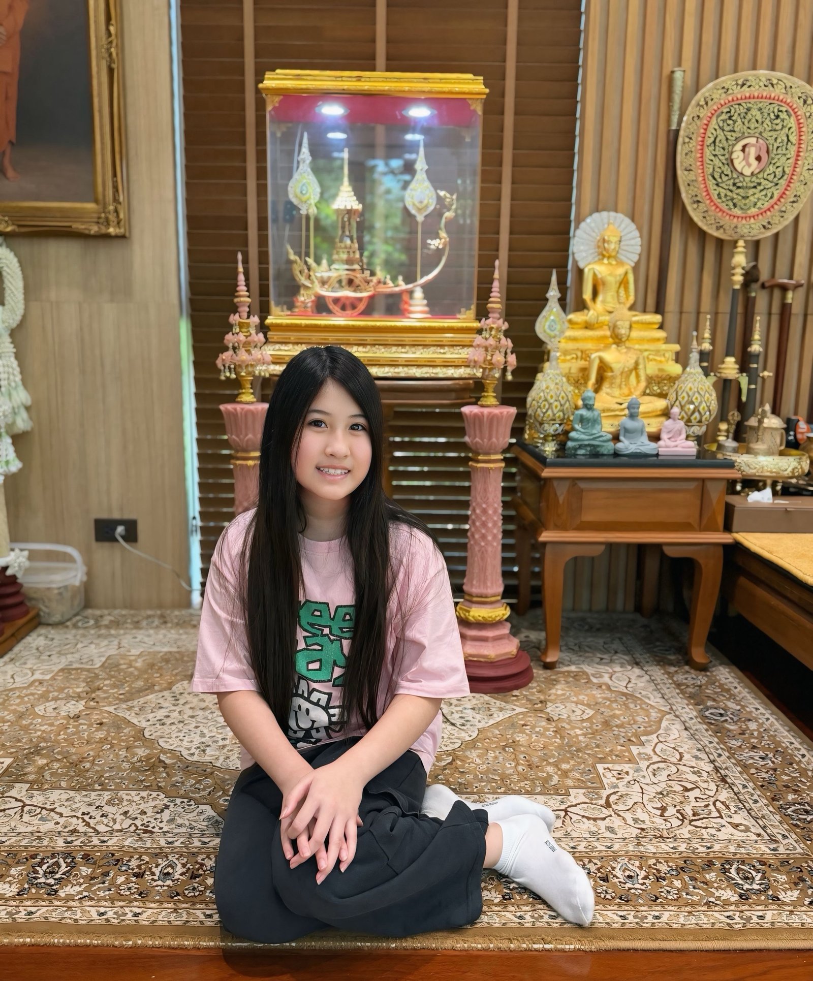 ภาพประทับใจ น้องมายู ควงคุณแม่เมย์ เฟื่องอารมย์ ทำบุญถวายเทียนพรรษา