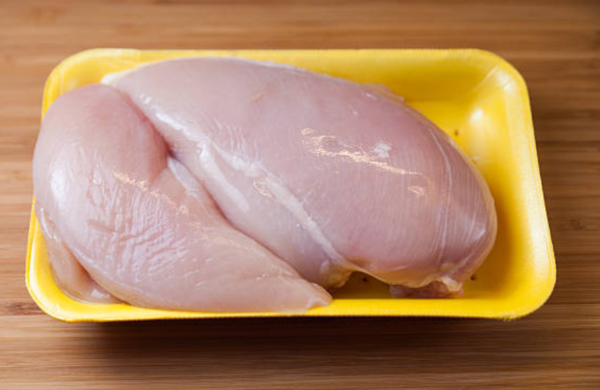 เจาะลึกโปรตีน: อกไก่ vs สันในหมู เลือกกินอย่างไรให้คุ้มค่าและได้ประโยชน์สูงสุด