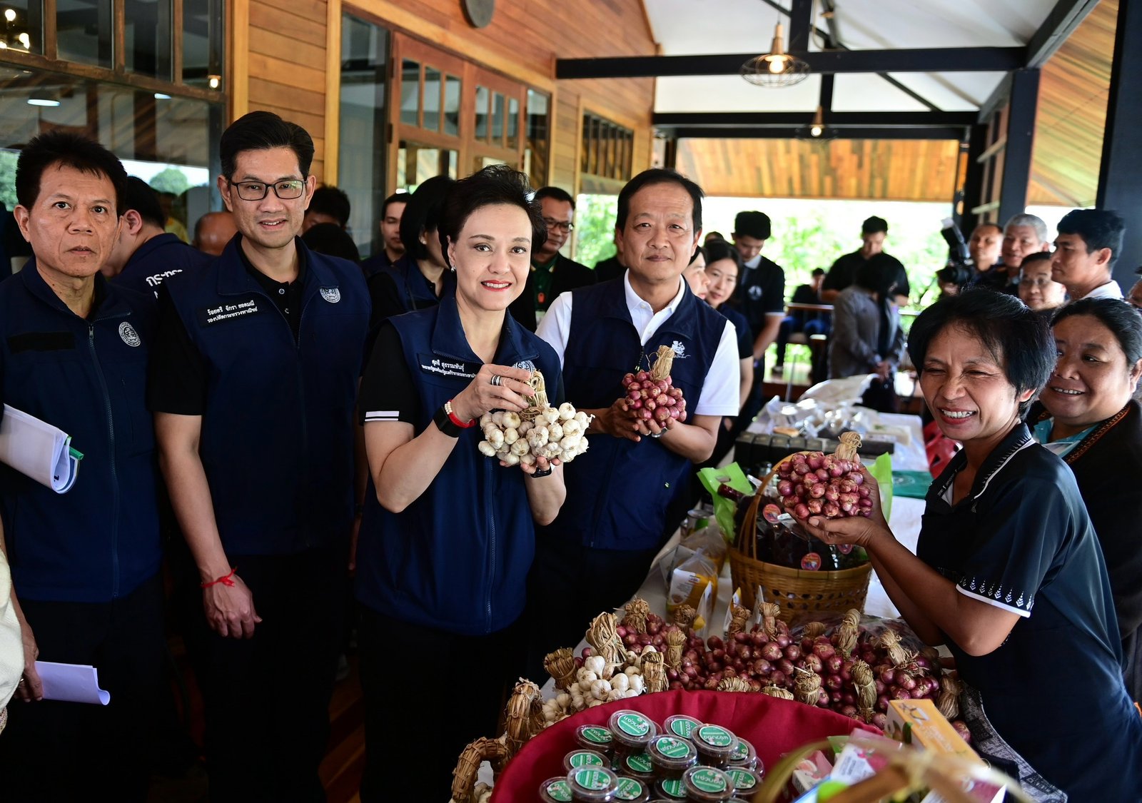 รองนายกฯ ศุภจี ลงพื้นที่ศรีสะเกษ ติดตามความคืบหน้าโครงการ 'ข้าวประณีต' หวังเพิ่มรายได้เกษตรกร
