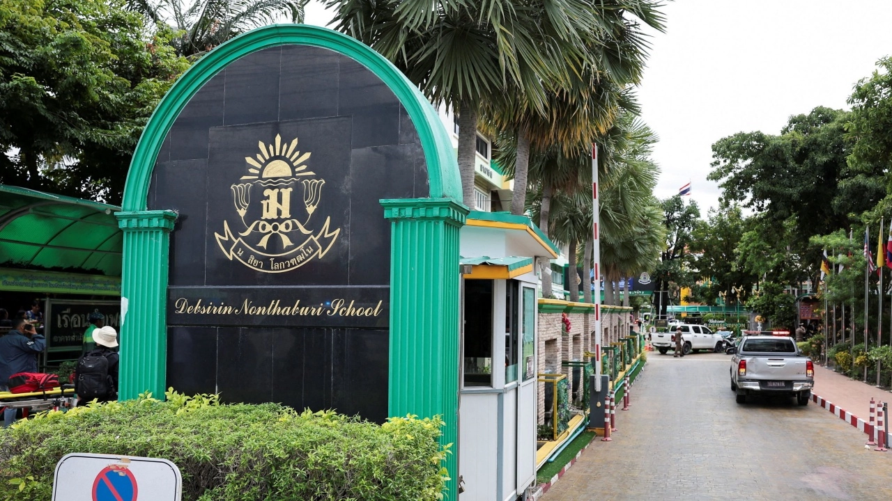 เคลื่อนย้ายร่าง 6 ผู้เสียชีวิตจากเหตุกราดยิงโรงเรียน ส่งนิติเวช รพ.ตำรวจ