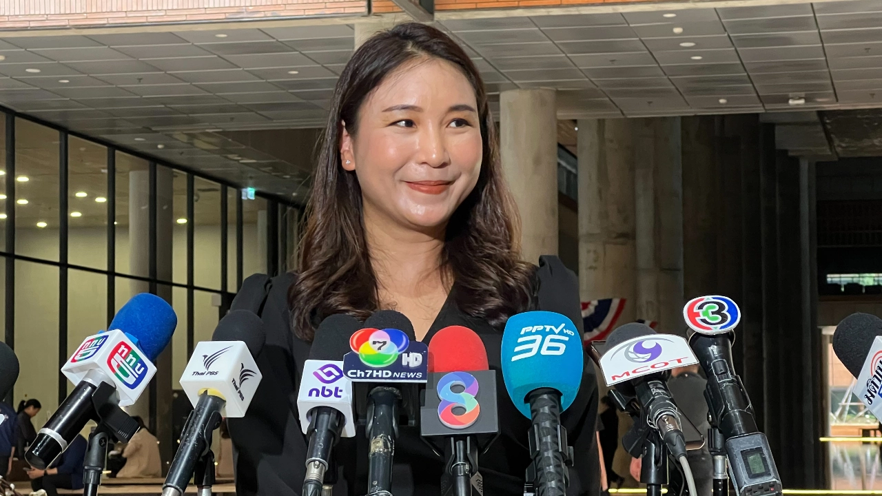 ศิริกัญญาเผย กมธ.งบฯ 70 เกินครึ่งทาง พบโครงการตัดถนนกระจุกตัวอีสานใต้