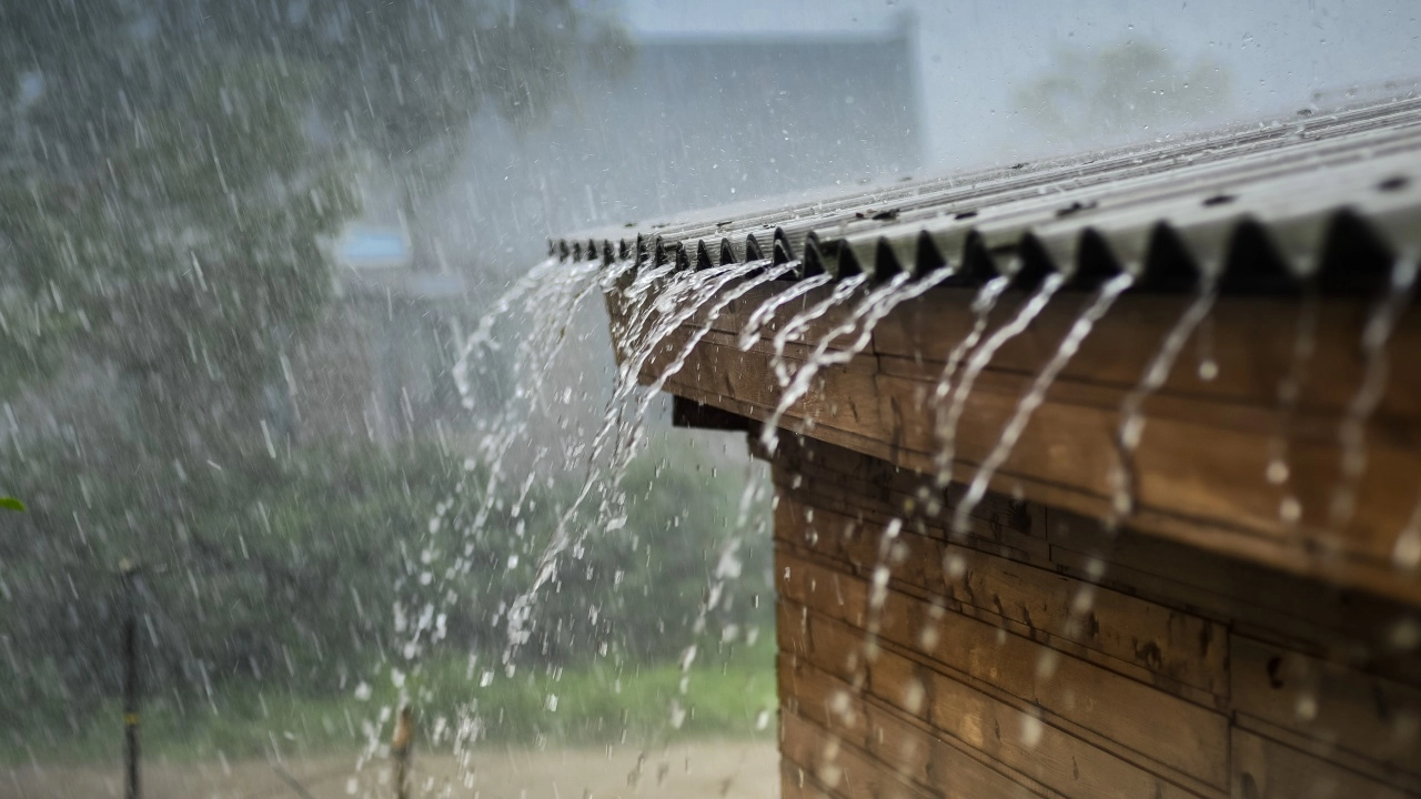 กรมอุตุฯ เตือนภัยฝนตกหนักทั่วไทย เสี่ยงน้ำท่วมฉับพลัน-คลื่นลมแรงงดเดินเรือเล็ก