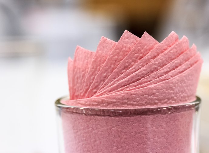 ไขข้อสงสัย! ทำไม 'ทิชชู่สีชมพู' ตามร้านอาหารต้องเป็นสีนี้? เผยความจริงที่หลายคนไม่เคยรู้