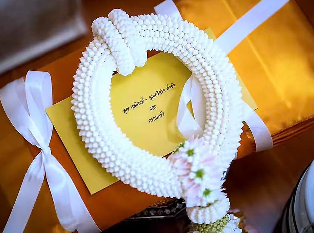 ดิว อริสรา ควง วู้ดดี้ ล่ำซำ ทำบุญวัดอรุณฯ แฟนคลับจับตานามสกุลใหม่