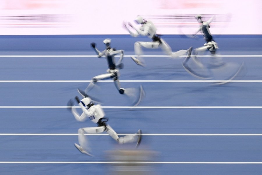 จีนยกระดับเทคโนโลยีหุ่นยนต์ฮิวแมนนอยด์ พลิกโฉมจากเวทีโชว์ความสามารถสู่สนามรบจริง